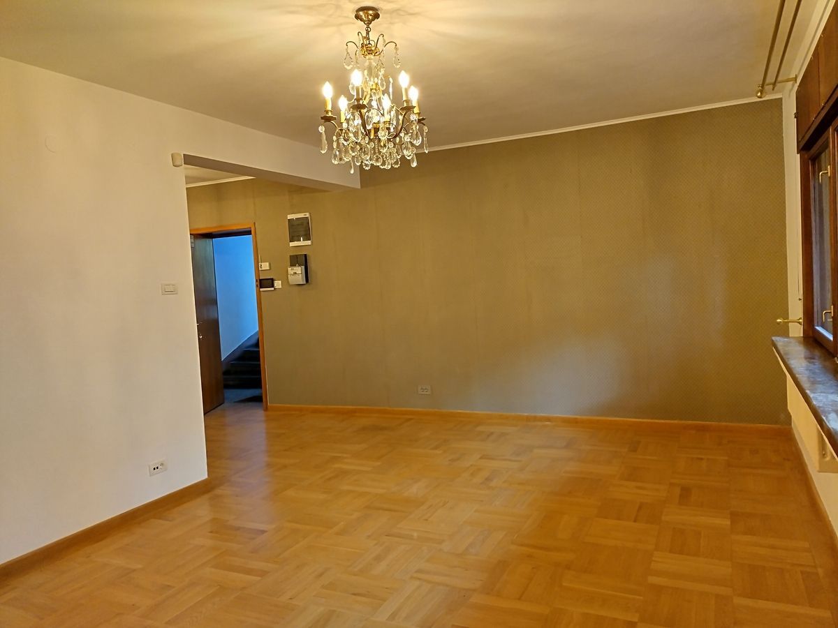 De inchiriat spatiu/ apartamnet 3 camere pe strada Roma - Poză 2