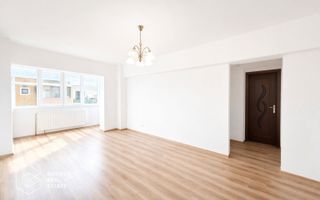 Apartament 3 camere, decomandat, zona Micalaca - Poză 1