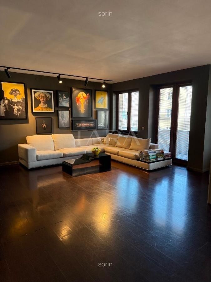 Apartament ULTRACENTRAL, 4 camere, decomandat - Poză 8