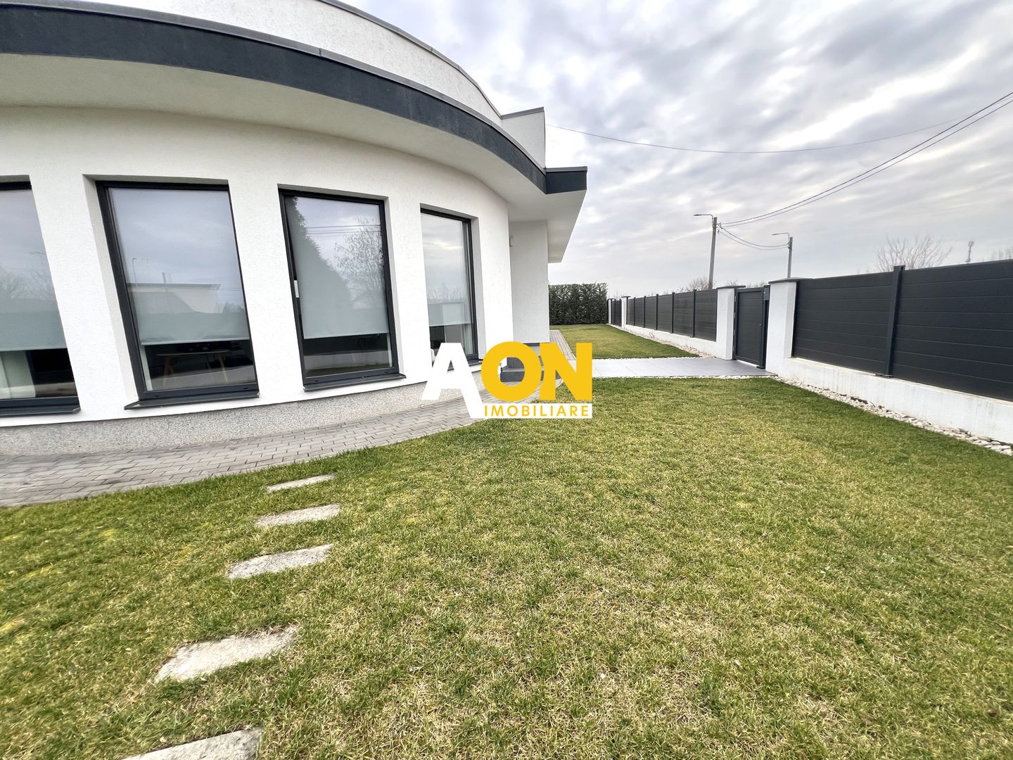 Casa individuala superfinisata, 3 camere, 2 bai,  500mp teren - Poză 29