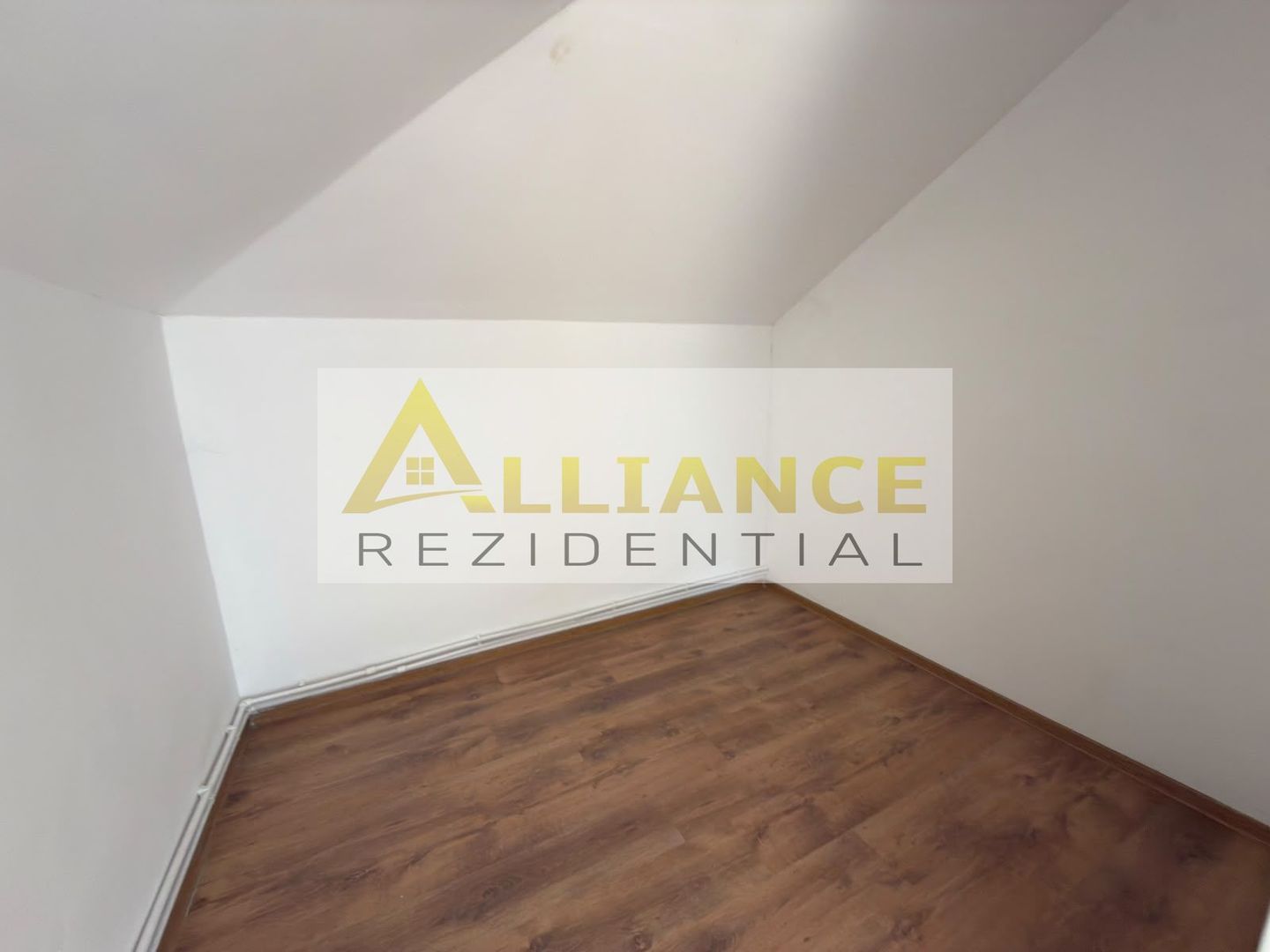 Casa individuala de vanzare in Catelu - 14 camere - teren 1550 mp - Poză 39