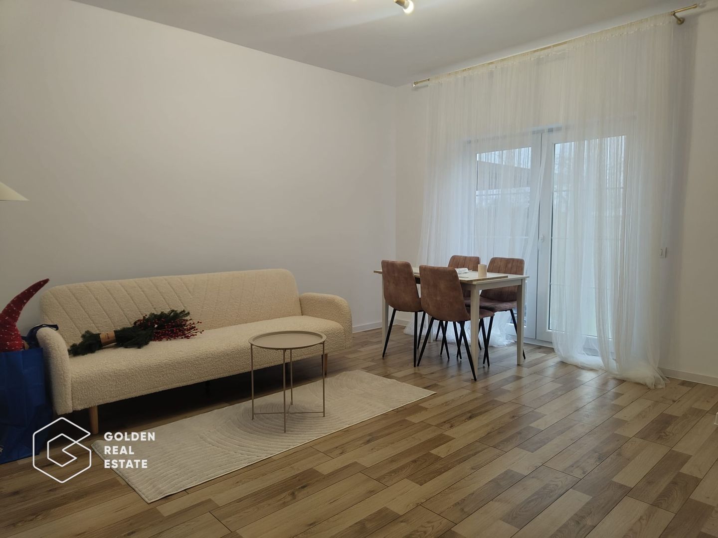 Jumatate de duplex in Sanandrei, Confort și Spatiu, Ideal pentru Familie - Poză 3