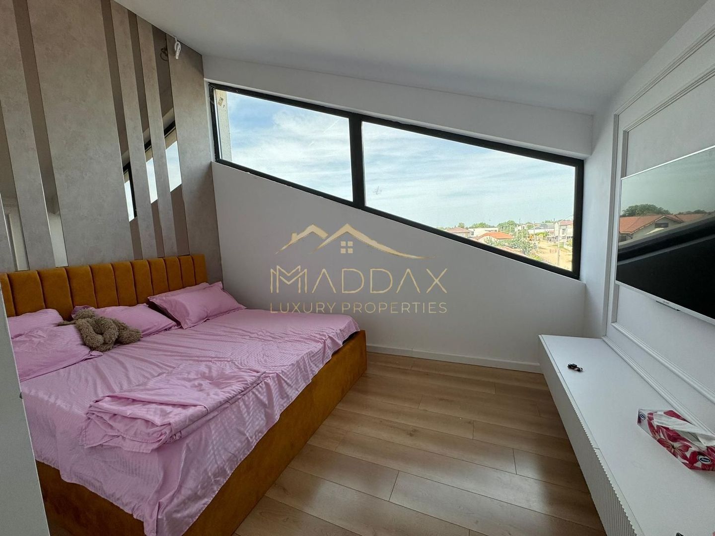 Vila moderna 6 camere // 190mp // teren 300mp / Tunari - Poză 16