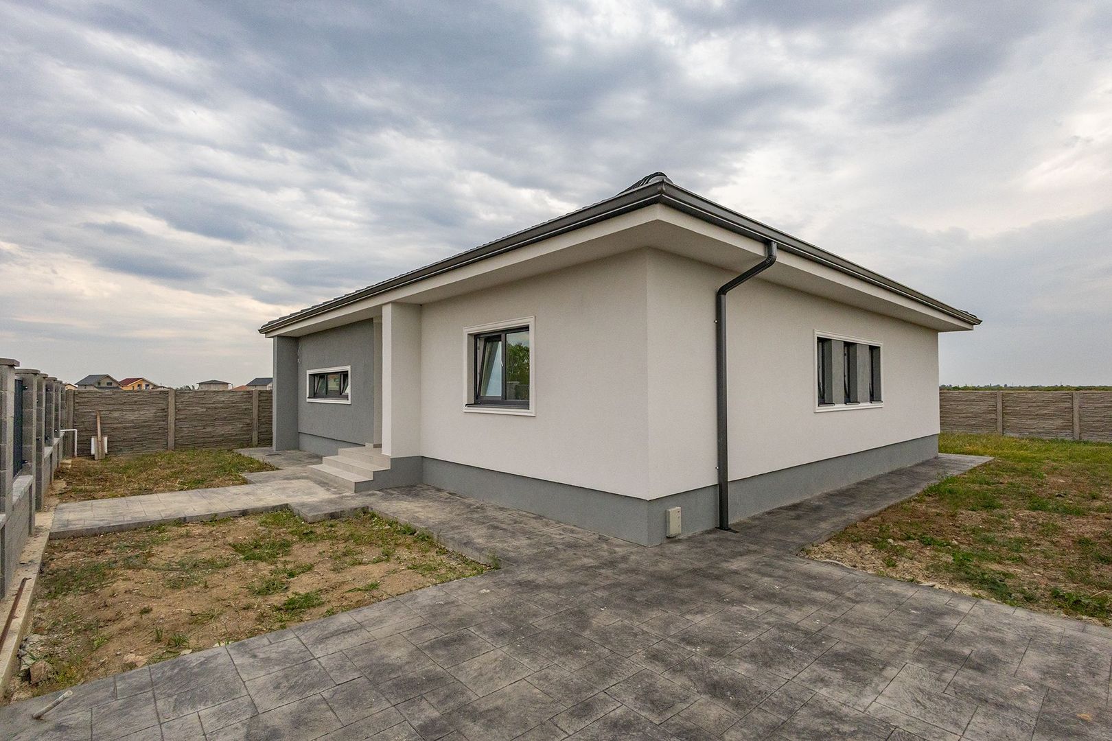 De vanzare | Casa Noua | 500mp Teren | 110mp Utili | TVA 0 | Sacalaz - Poză 1