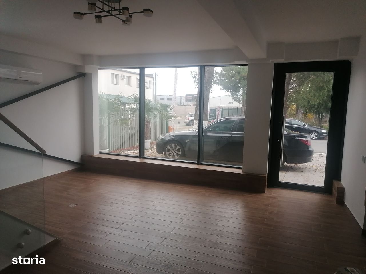 Hala spațioasă de închiriat în Sectorul 3, București - Poză 2