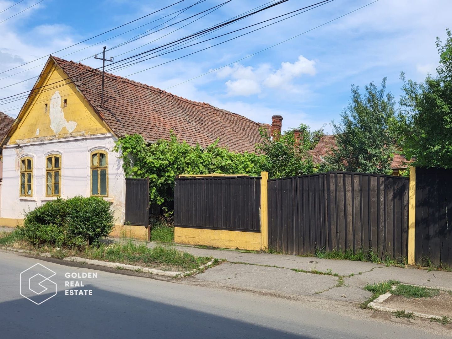 Casa cu teren de 1807 mp, Oras Lipova - Poză 2