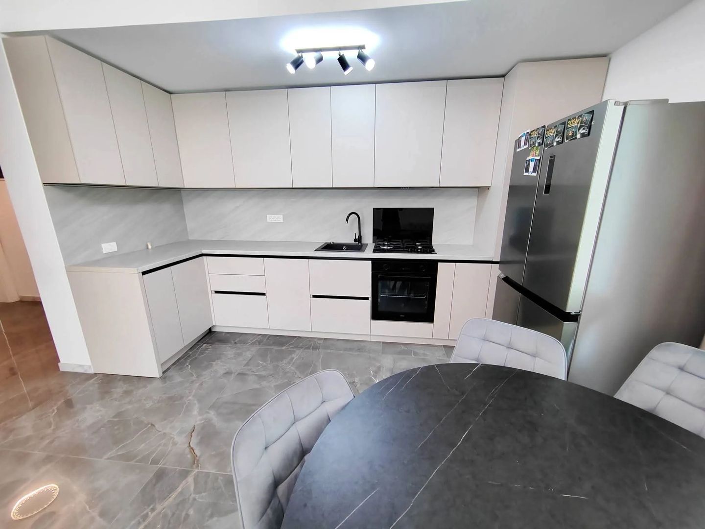 Apartament cu 3 camere de închiriat în Giroc - Poză 4