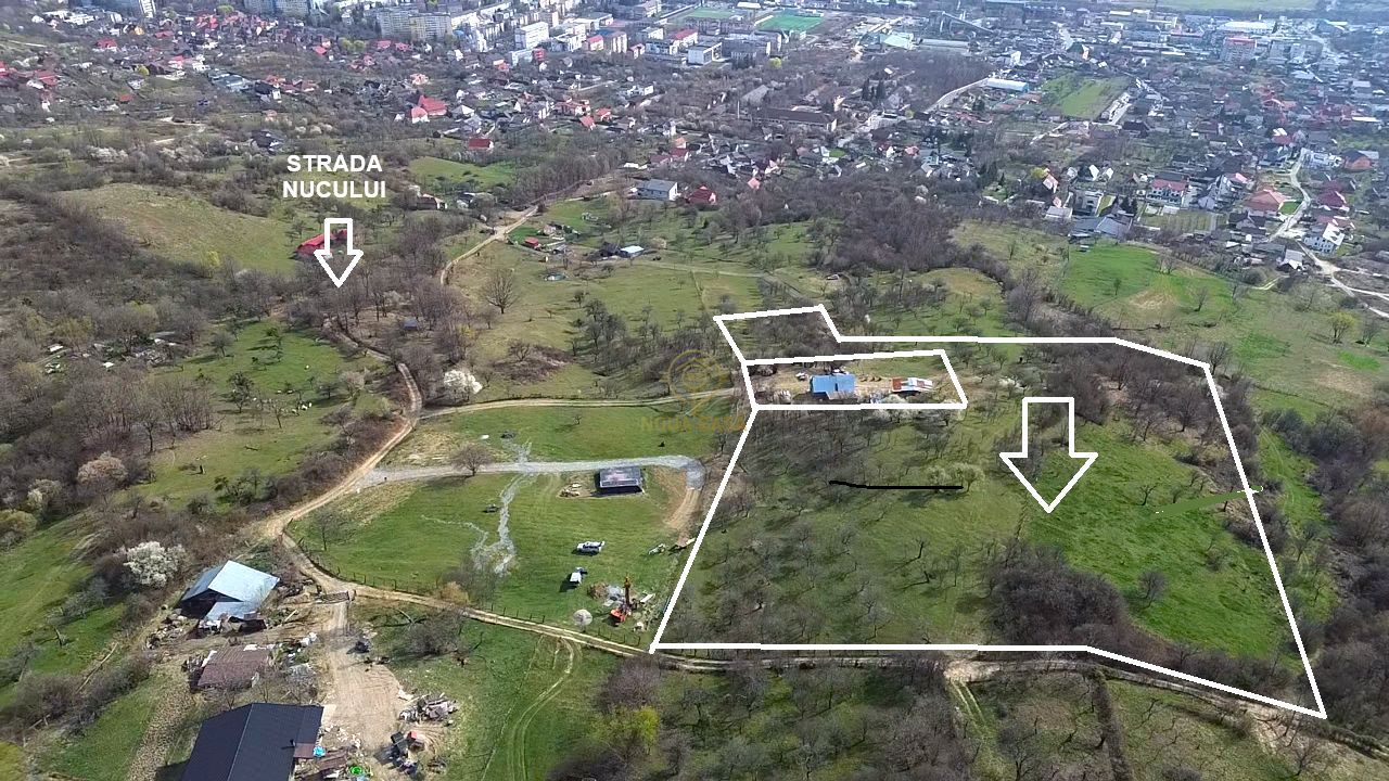 OPORTUNITATE !Teren 1 Hectar Strada Nucului -PRIVELISTE PANORAMICA - Poză 1
