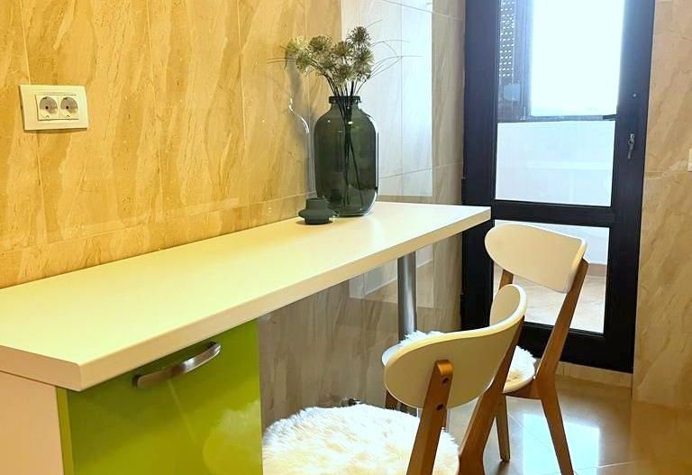 De inchiriat apartament cu o camera Italian Residence, et. 5, 420 euro - Poză 1