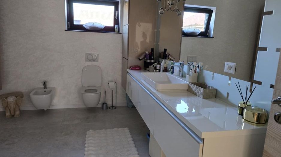 🏡✨ CASĂ PREMIUM  ȘENDRENI – 305 MP LOCUIBILI, TEREN 1.000 mp - Poză 4