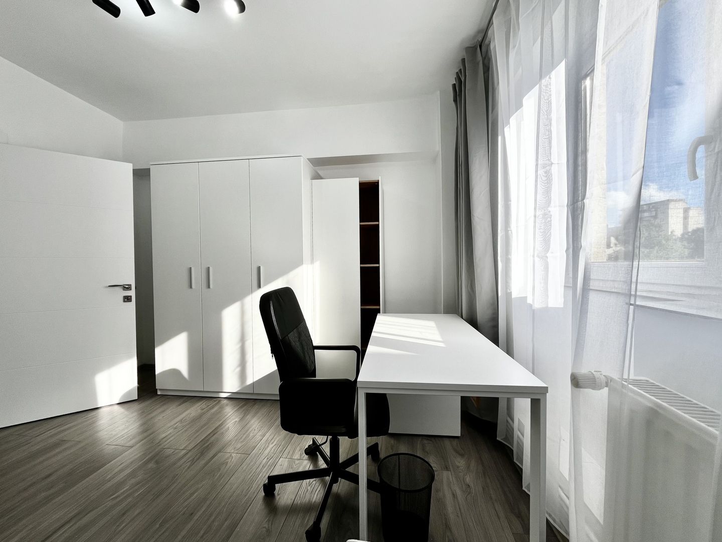 Apartament 4 camere, renovat integral, in zona Aradului- Iulius Mall - Poză 8