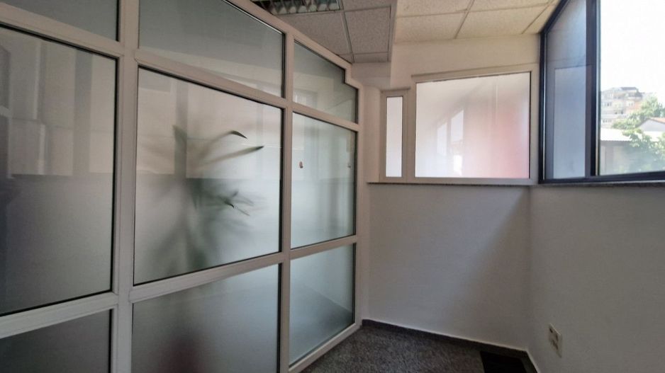 Inchiriere spatiu centru Pitesti, strada Crinului - Poză 8