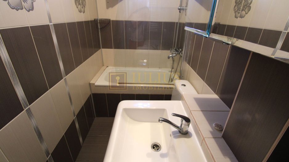 2 camere, centrala proprie, aer conditionat. - Poză 9