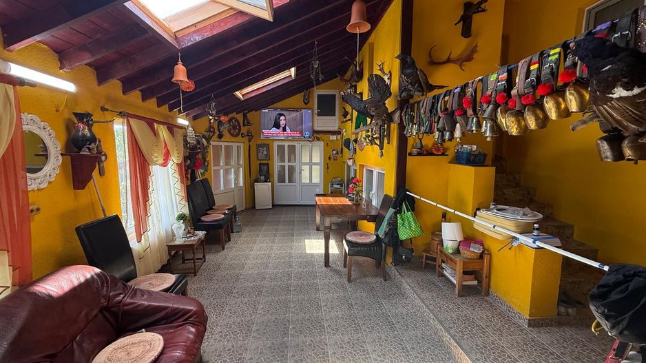 Vila S+P+1,+ garaj inchis + terasa si teren intravilan 6300 mp - Poză 6