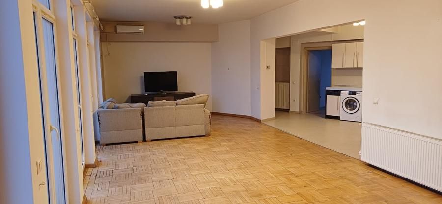 Inchiriere apartament  ultracentral 3 camere - Vedere catre Piata Constitutiei - Poză 5