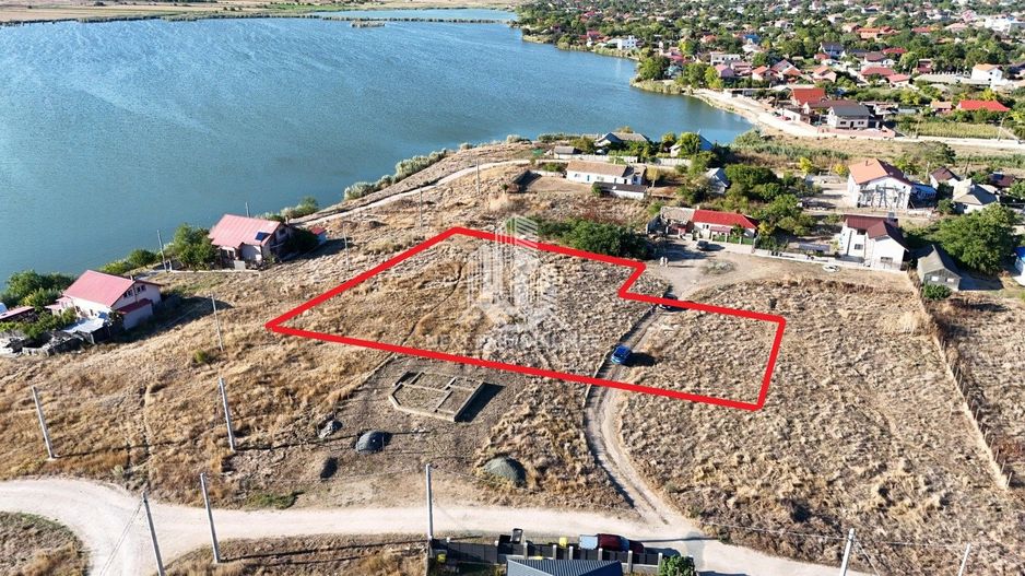 Teren intravilan, Corbu,  2380 mp langa lac - Poză 1