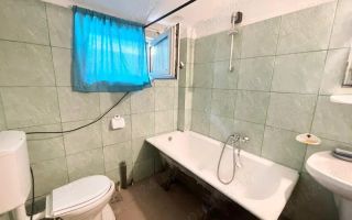 Casa de vanzare 3 apartamente zona Lipovei - Poză 3