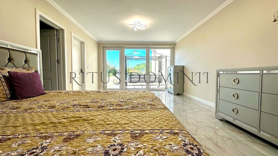 Vilă Spectaculoasă cu Piscină Privată, Dealuri Oradea, 460mp - Poză 6