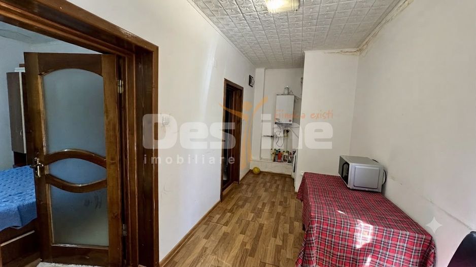 Casa spatioasa cu teren de 800 mp, Muntenii de Jos - 5 camere - Poză 23