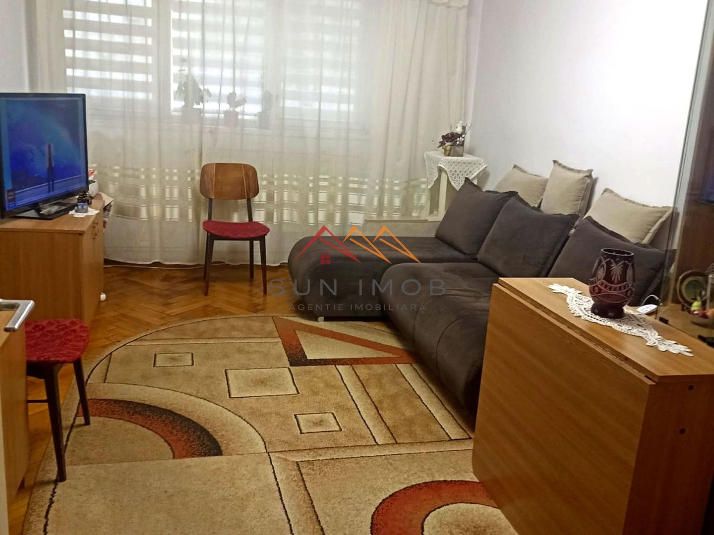 Apartament 3 camere - parter, Piața centrală - Câmpina - 69500 EURO - Poză 2