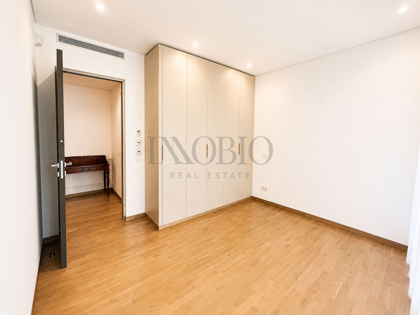 Apartament 4 camere cu curte generoasă - Poză 8