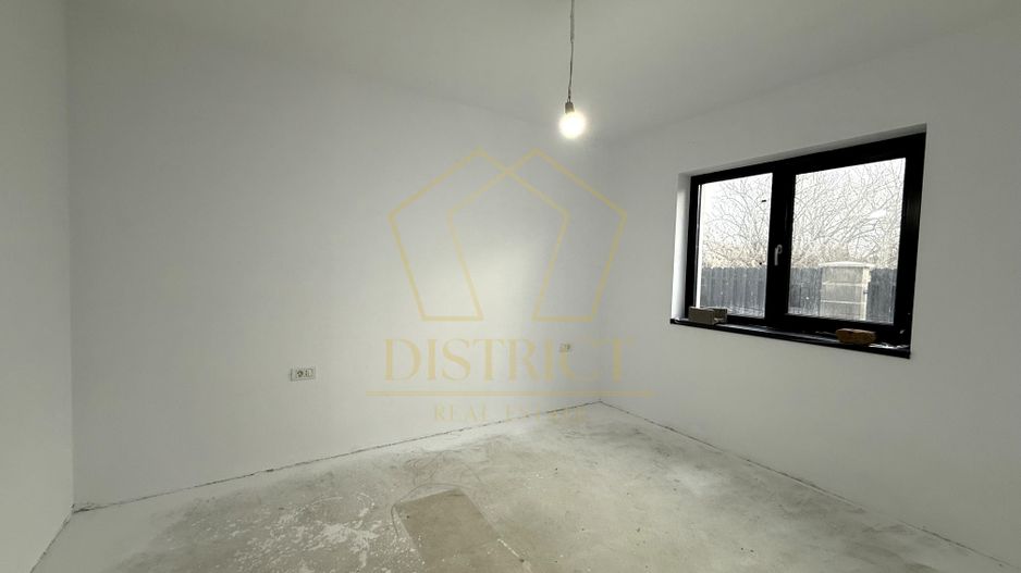 Duplex despartit prin camera tehnica cu 4 camere | Giroc - Poză 8