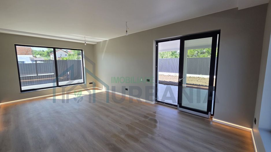 Casa Smart Panouri fotovoltaice Pompa caldura vata bazaltica 15 - Poză 1