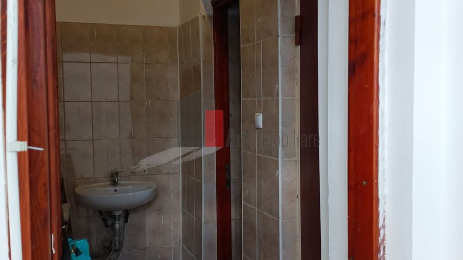 Vila  de inchiriat recent renovata - Poză 30