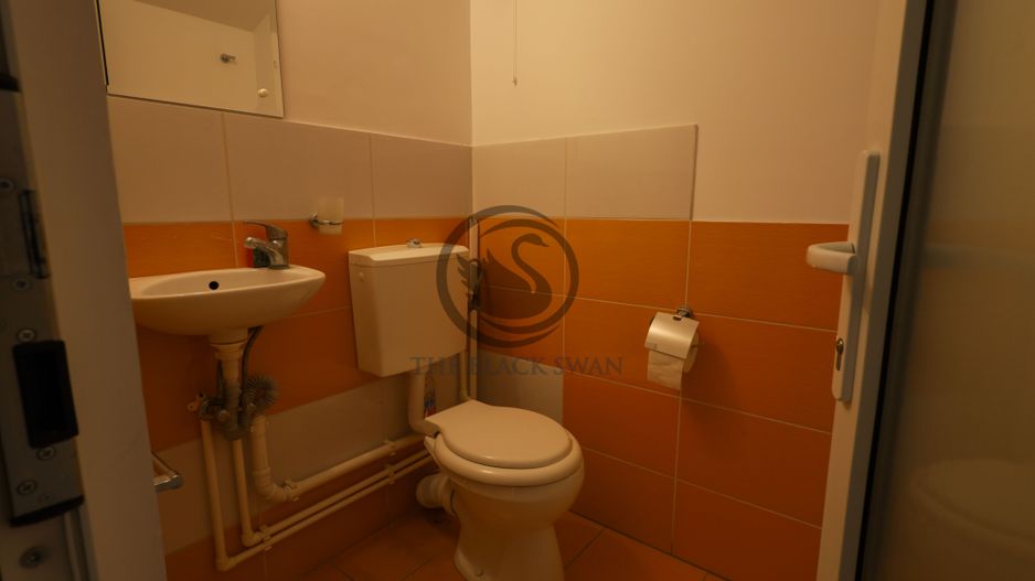Casa de vanzare 12 camere | 2 constructii - Business, Rezidential | PH - Poză 16
