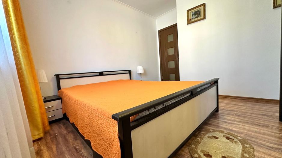 Apartament 3 camere zona Tractoru cu loc de parcare si boxa - Poză 11