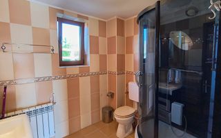 Năvodari | Casă spațioasă cu teren mare - Poză 19