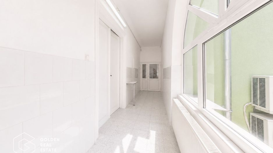 Cabinet medical, 200mp, parter+subsol-Policlinica Speciala, Boul Rosu - Poză 3