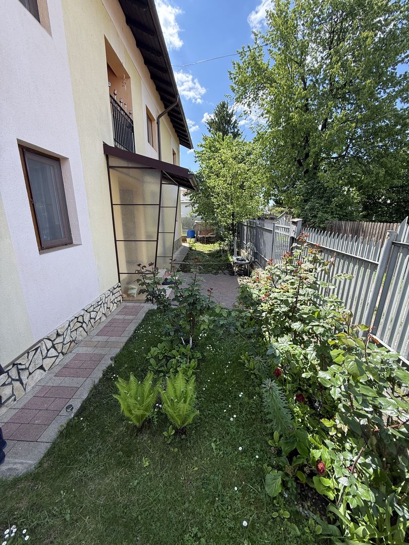 Vila construită in 2010 - P+1+pod - S=236 mp și curte 238 mp Campina! - Poză 44
