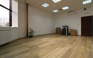 Cladirea Enel, 33 mp, Luminos. - Poză 3