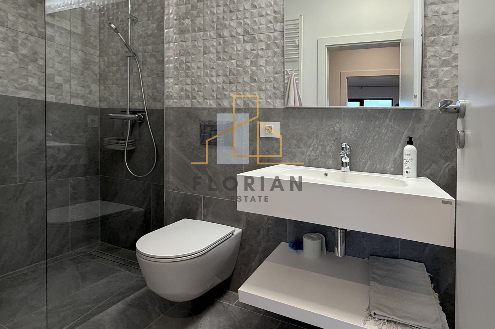 Închiriere apartament 3 camere la  Paltim (+ parcare subterană) - Poză 9