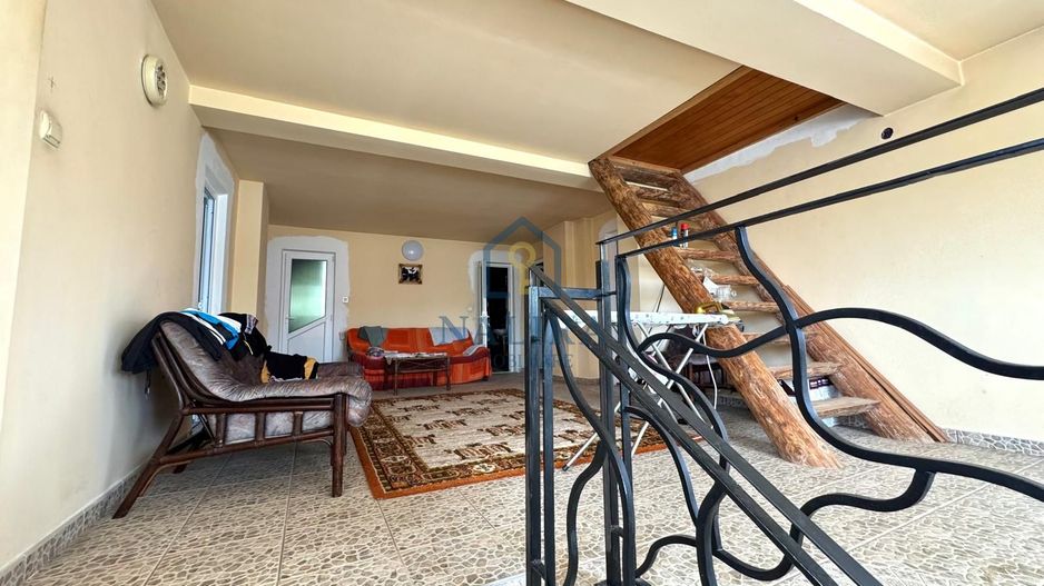 Casa spatioasa cu zona amenajata pentru ferma Cicarlau - Poză 13