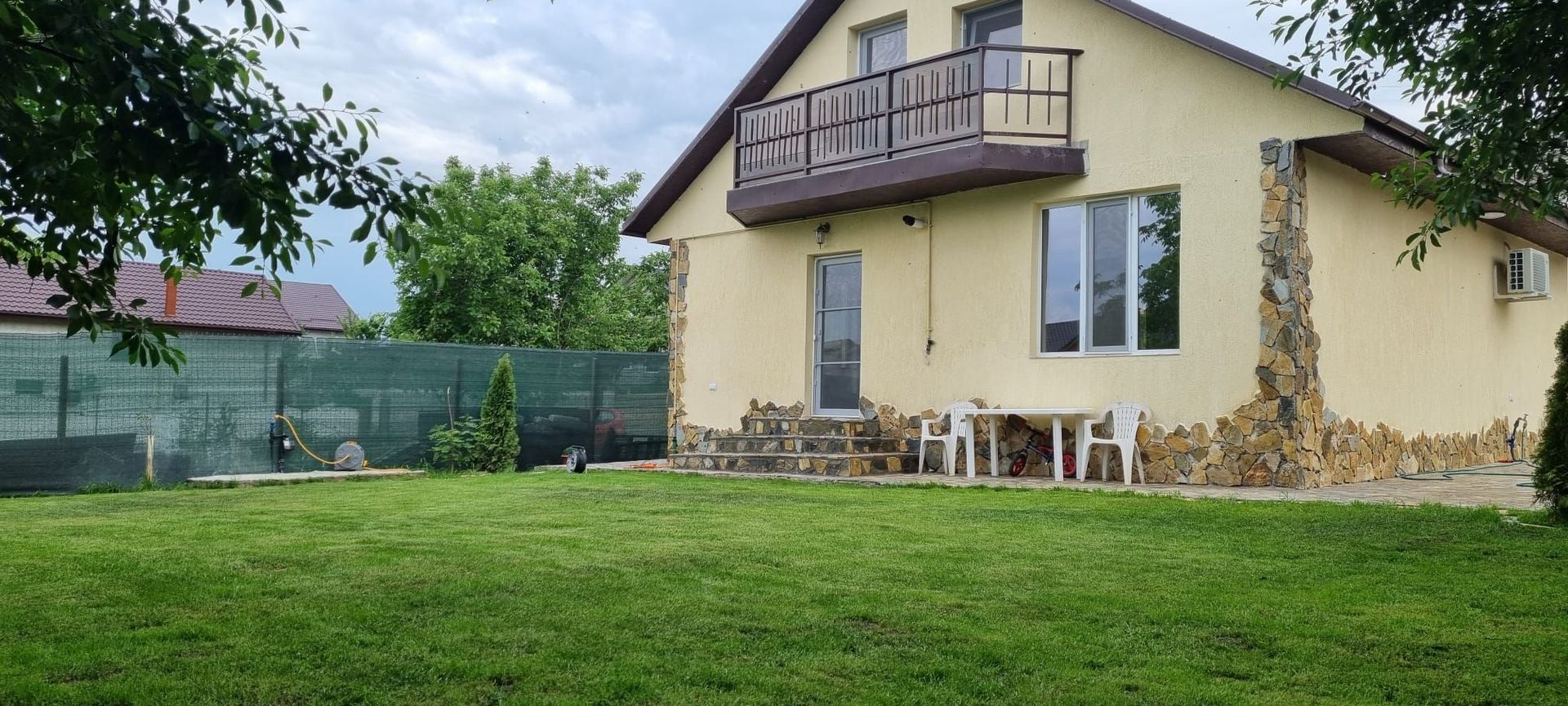 De inchiriat, vila noua - Bariera  Traian - Lacul Brates - Poză 2