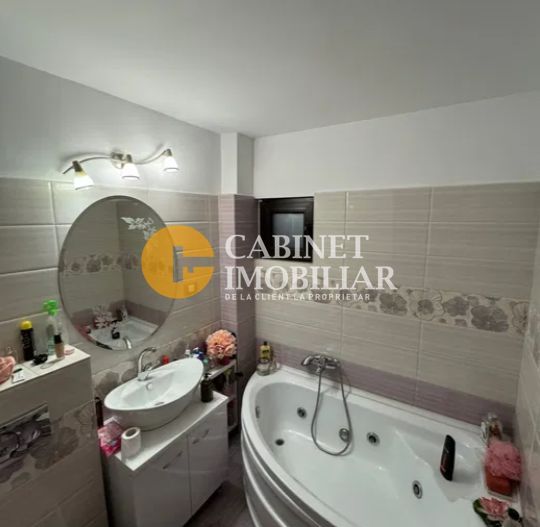 Copou - 4 camere - 107mp - garaj - etaj intermediar - Poză 6