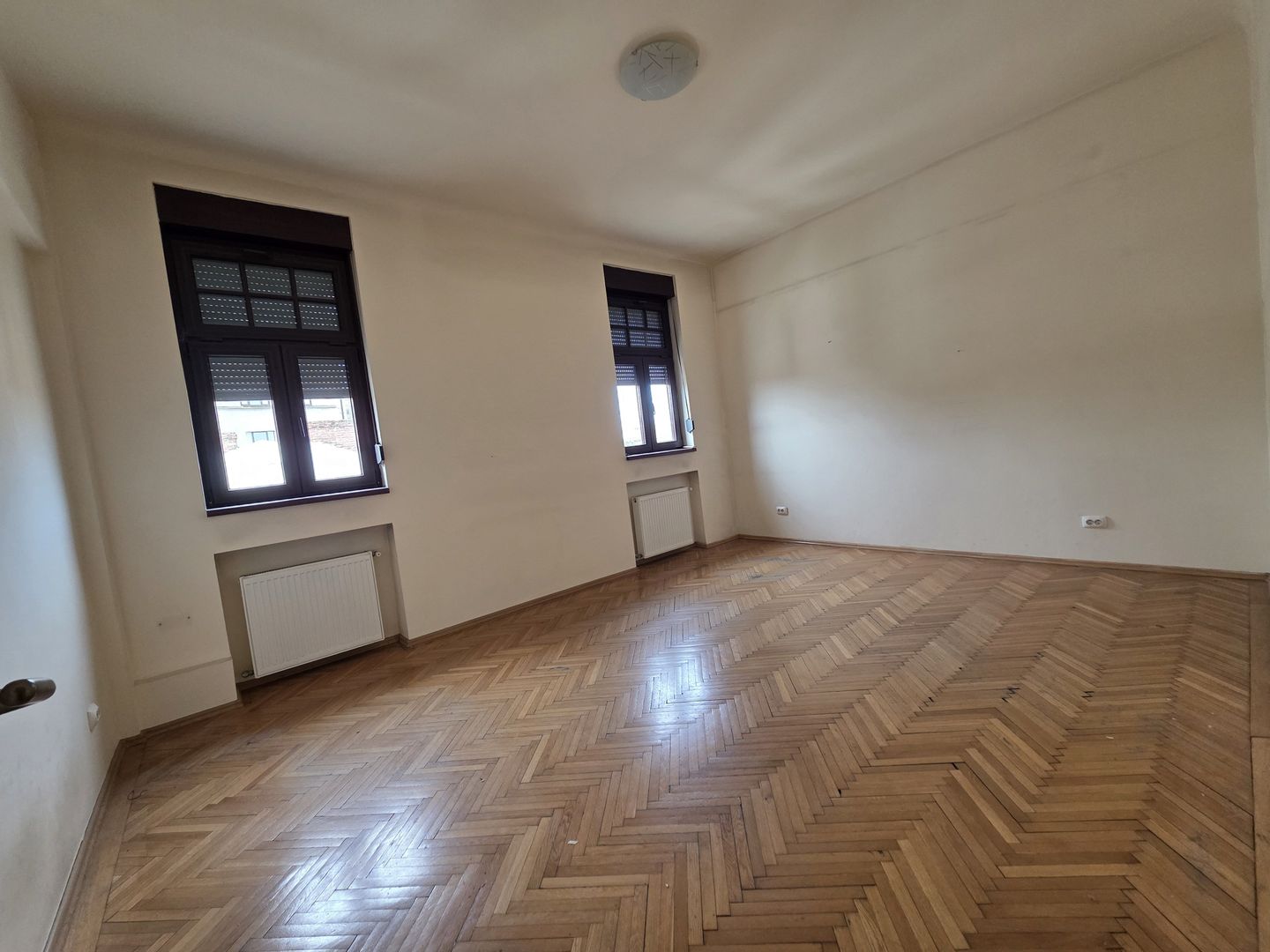 Apartament 4 camere de inchirat Armenasca Romana - Poză 15