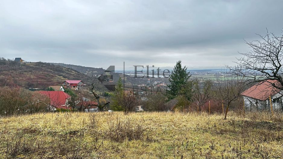 Teren intravilan 1765 mp cu panorama in Cartierul Podgoria - Poză 1