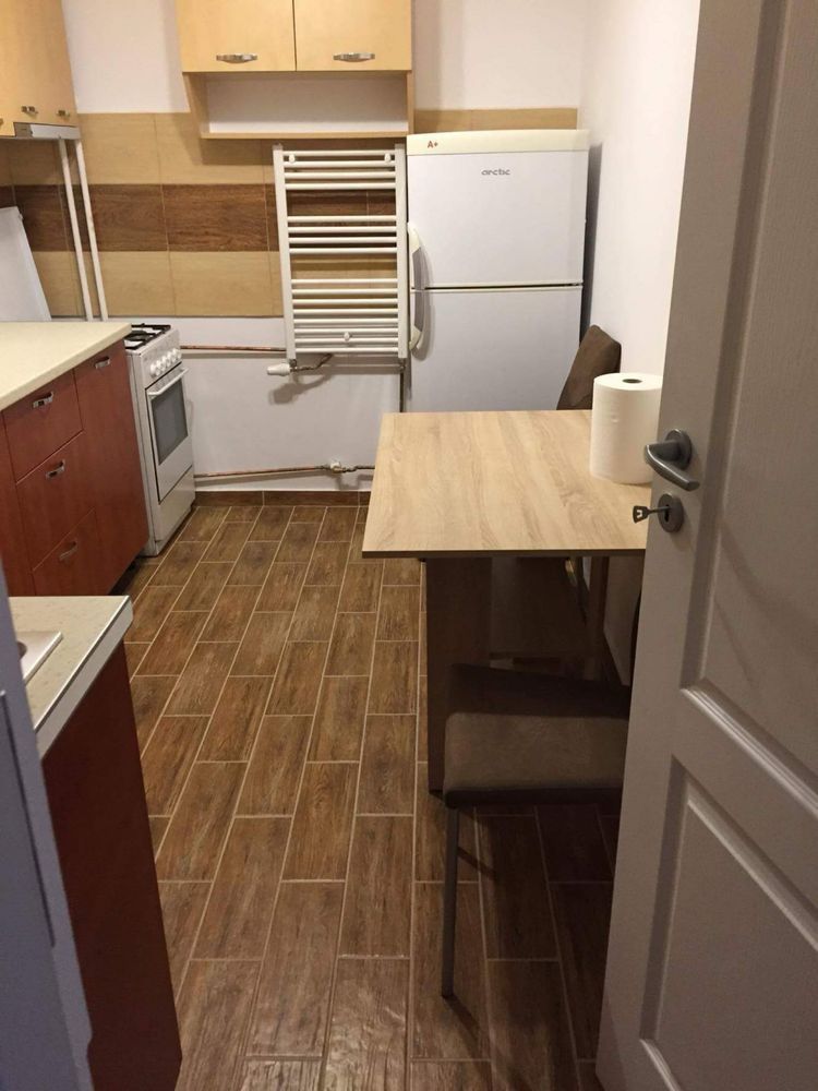Inchiriez apartament Drumul Taberei Favorit Bloc Tip P etaj 3/4 - Poză 4