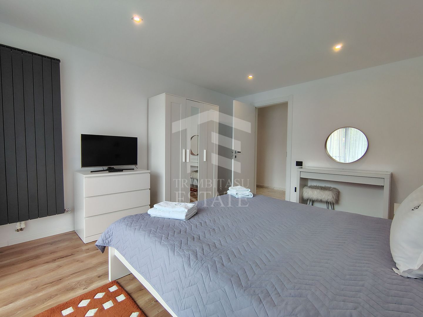 Mobilat utilat integral MODERN | Decomandat | Predeal - Poză 10
