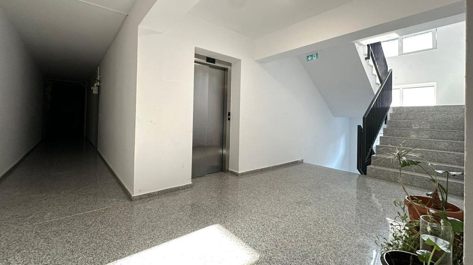 Închiriere apartament nou mobilat cu parcare si boxa et 2  Avantgarden 3 - Poză 11
