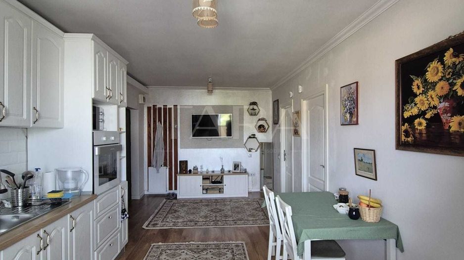 Apartament cu 3 camere, balcon de 12 mp și parcare – Floresti. - Poză 2