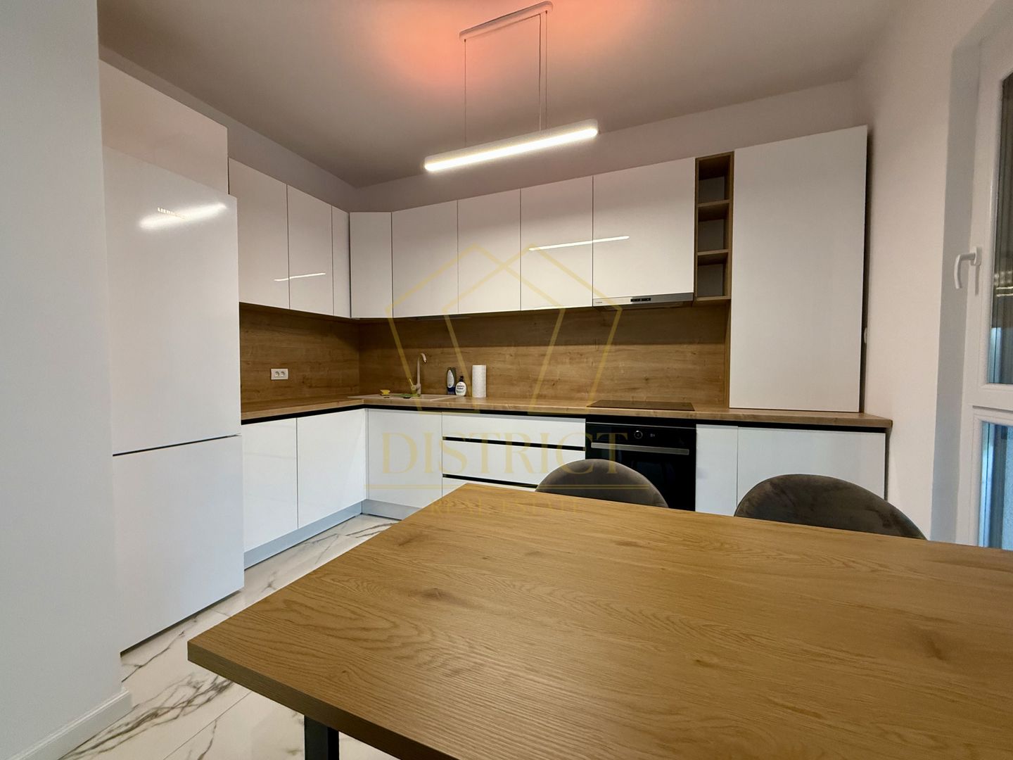 Duplex despartit prin garaj cu 5 camere  |  Dumbravita - Poză 5