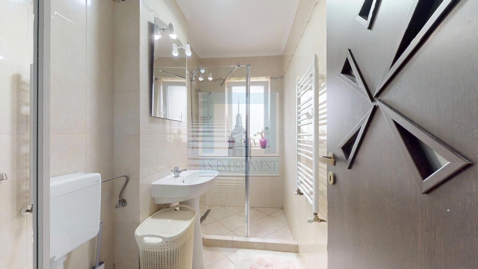 Apartament 3 camere, 121 mp,2 bai, 3 balcoane-zona Subcetate/Sanpetru - Poză 9