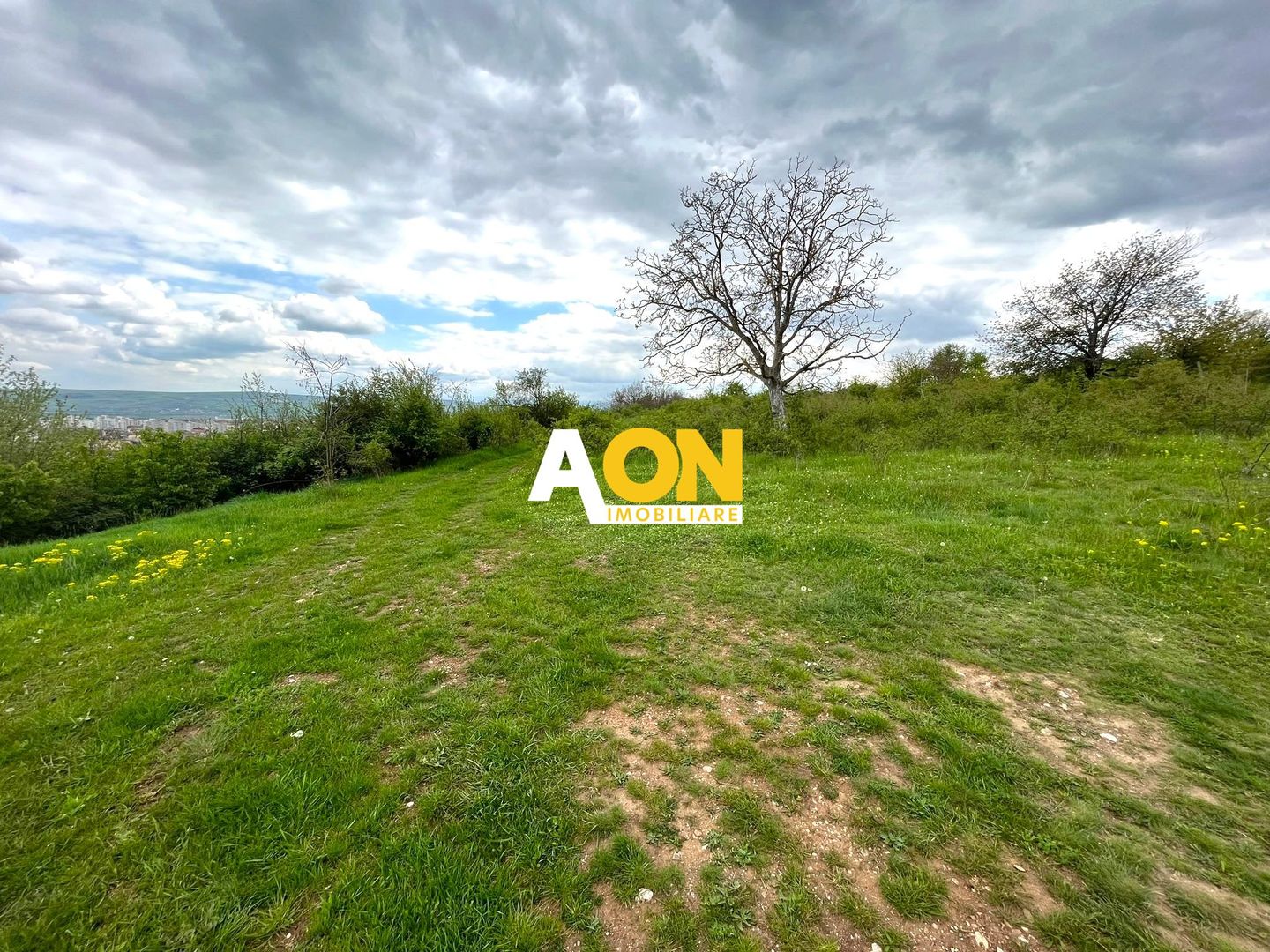 Teren cu o priveliste deosebita, 700 mp - Poză 1
