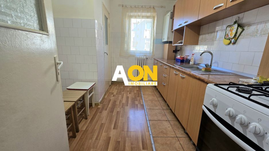 Apartament 3 Camere, 2 Bai, 2 Balcoane, Zona Cetate - Poză 4