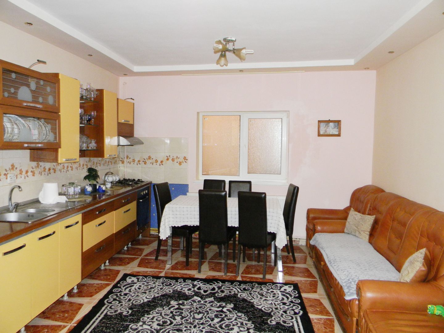 Casa mobilata in Centrul Mun. Sacele - Poză 5