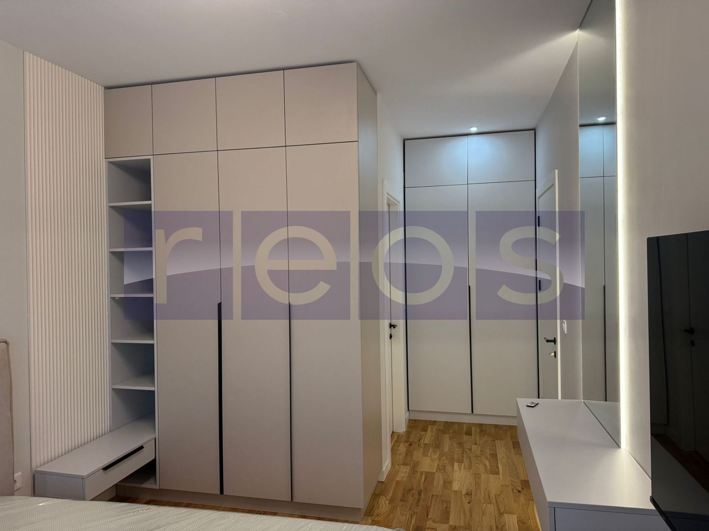 VANZARE 3 CAMERE | CURTE 88 MP | MOBILAT SI UTILAT LUX | STRAULESTI | - Poză 8
